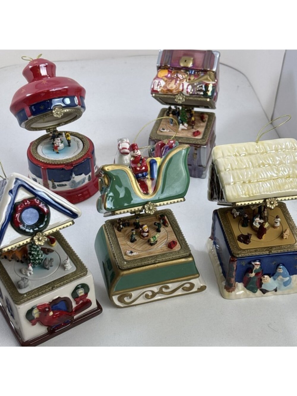 Set of 5 Mr. Christmas Ornaments Hinged Musical Boxes with Animated Carousels - Picture 7 of 8